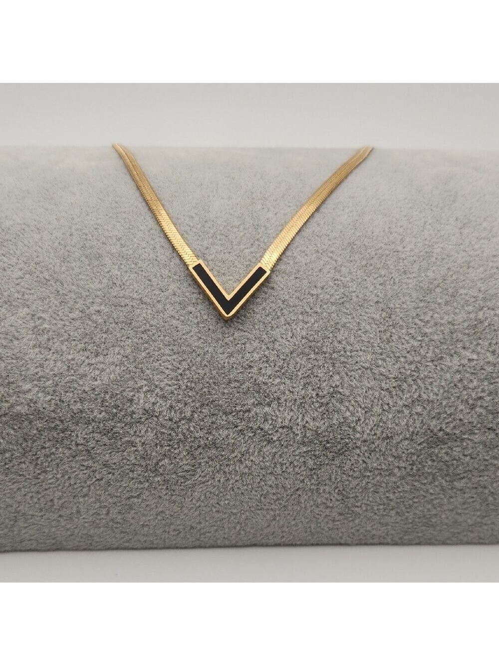 Luxury Black V Chevron Necklace – 18K Gold Plated Stainless Steel